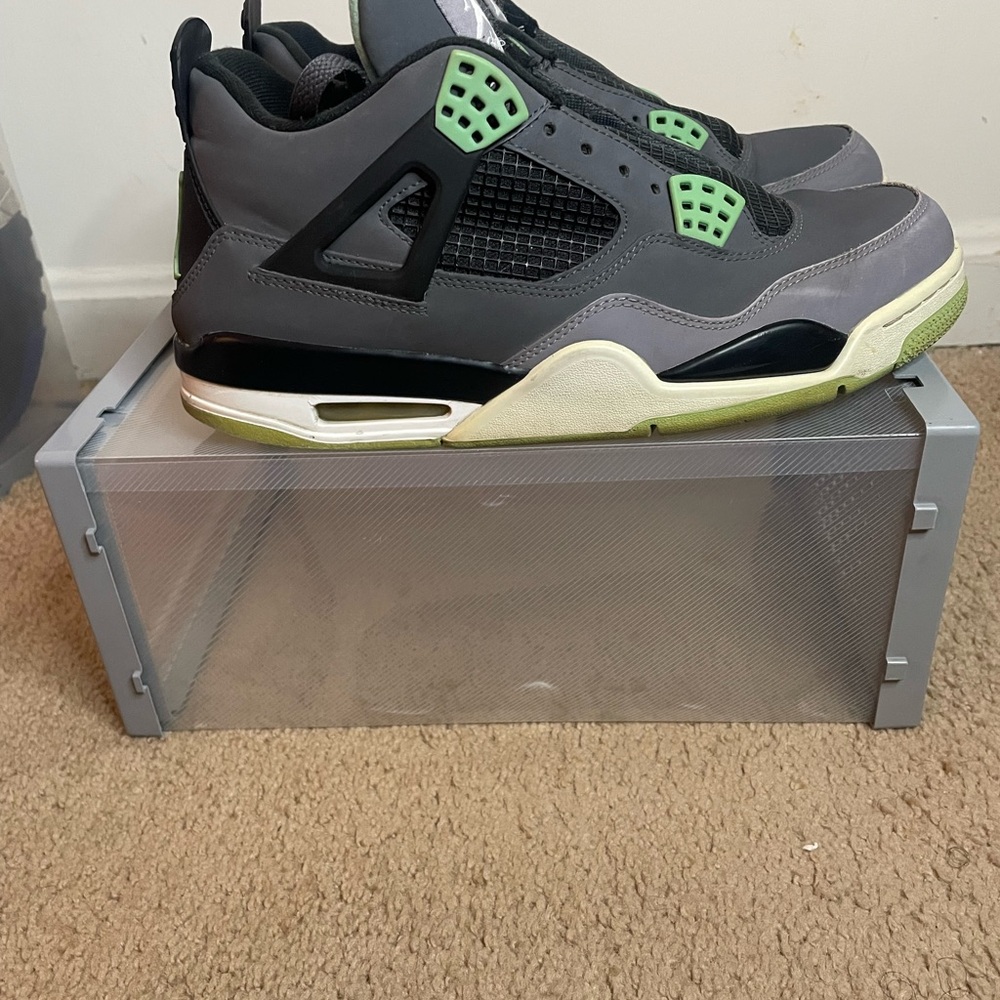 Air Jordan 4 Retro Green Glow